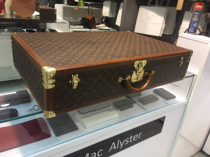 Boutique Maroquinerie Lucenet à Cannes La Bocca